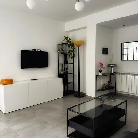 Airport Loft - Casa Giulia Apartment *